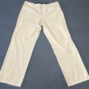 Banana Republic Pants - WHITE - SIZE 35X30 (91% Cotton / 9% Spandex)